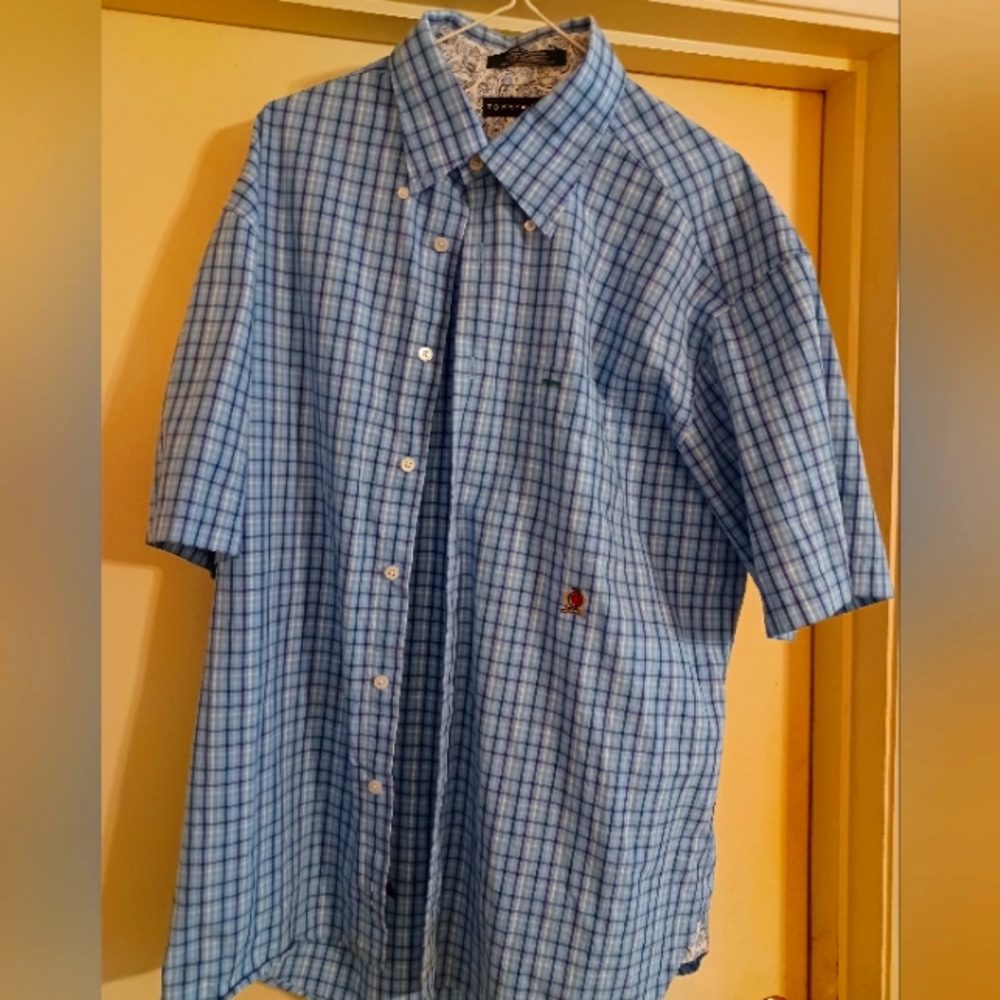 Tommy Hilfiger button down short sleeve shirt